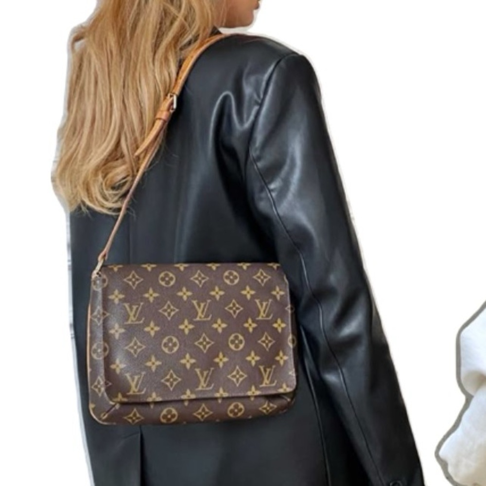Louis Vuitton Monogram Canvas Messenger Bag